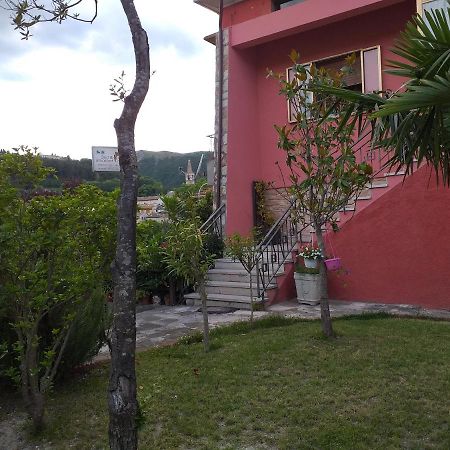 Bed&Breakfast La Rosa Rossa Cagli Exterior foto